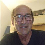 J' enseigne le français aux étrangers à l'oral et à l' écrit